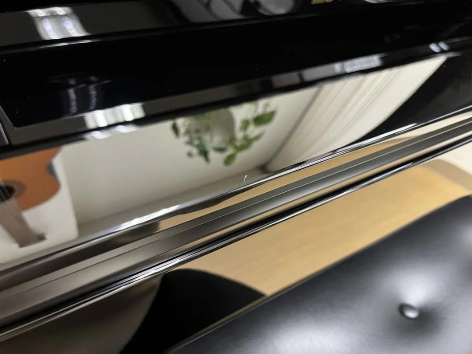 Cận cảnh ROLAND LX7 PE tại Piano House